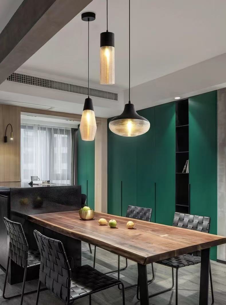 Apera Hand-Blown Glass Pendant Light