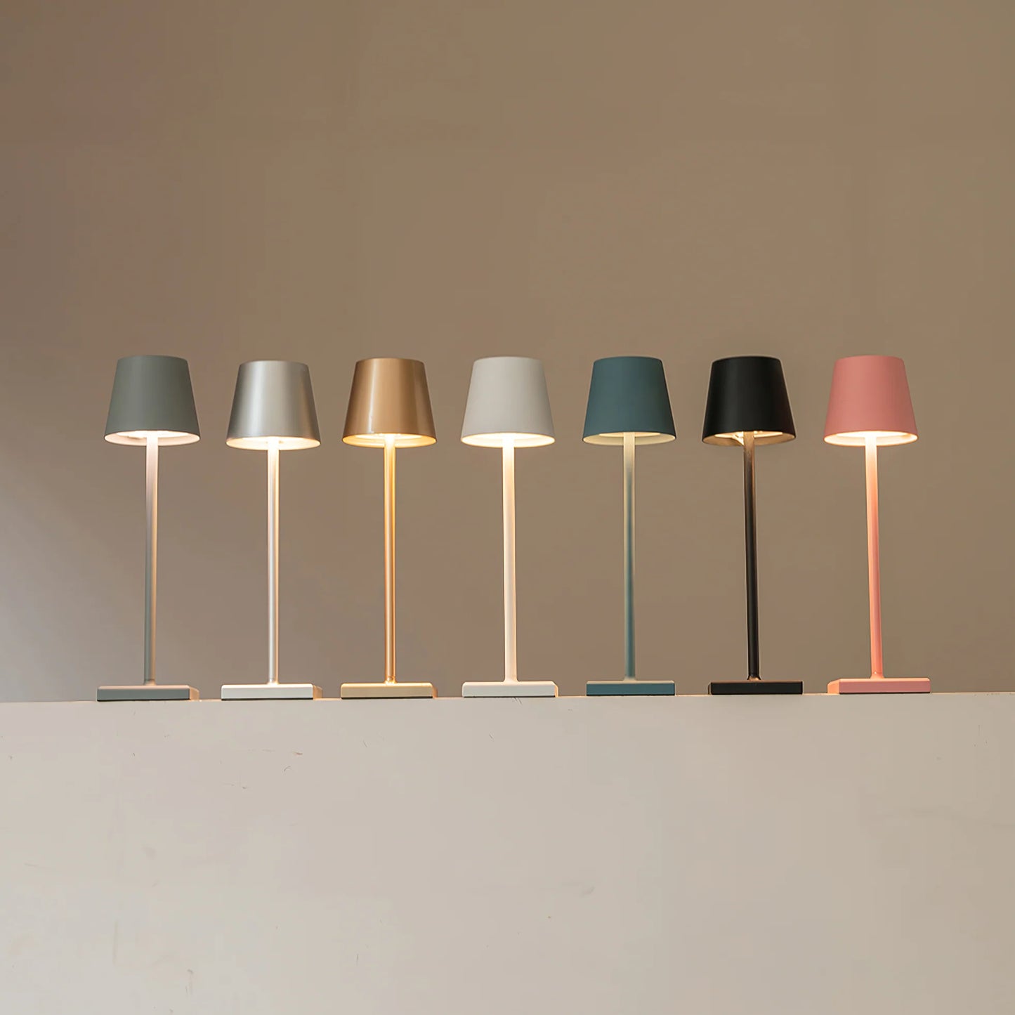Doku Built-in Battery Table Lamp