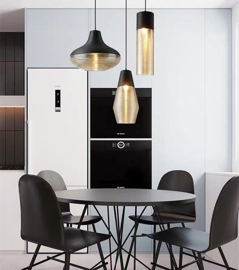 Apera Hand-Blown Glass Pendant Light
