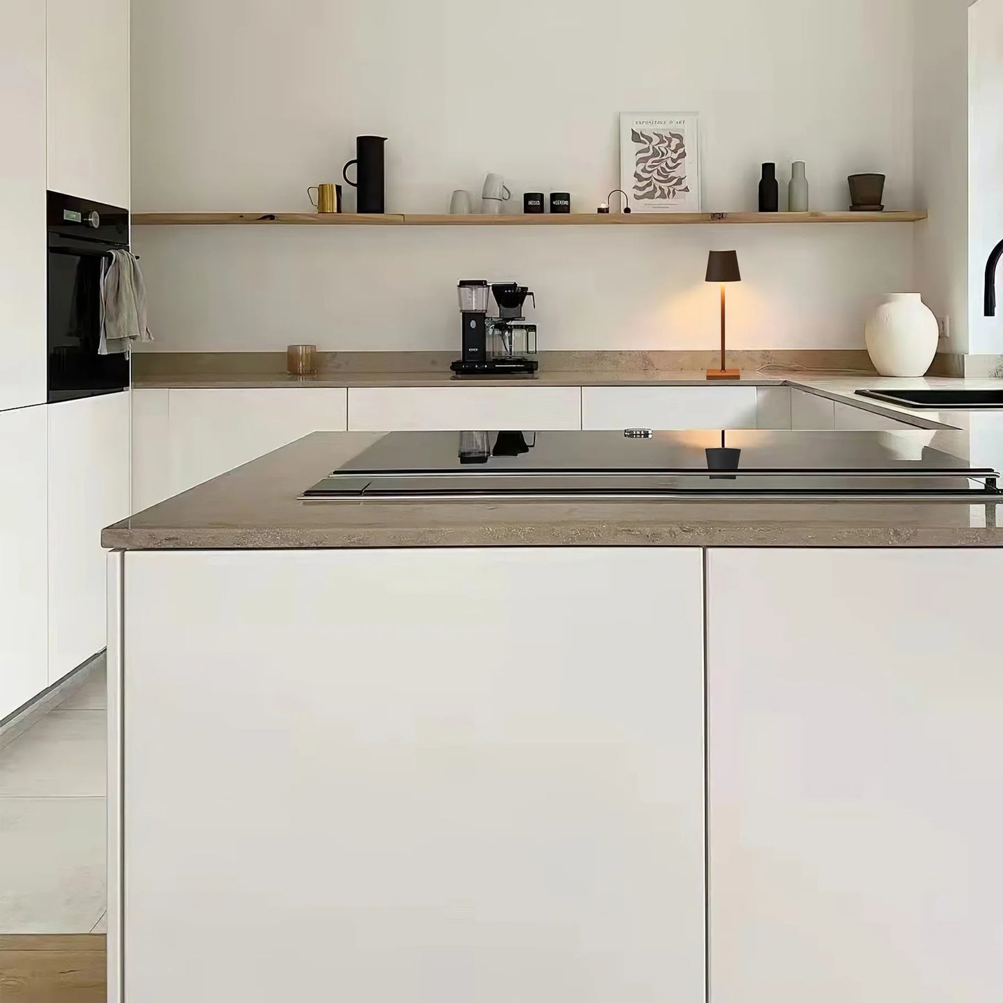 Doku Built-in Battery Table Lamp