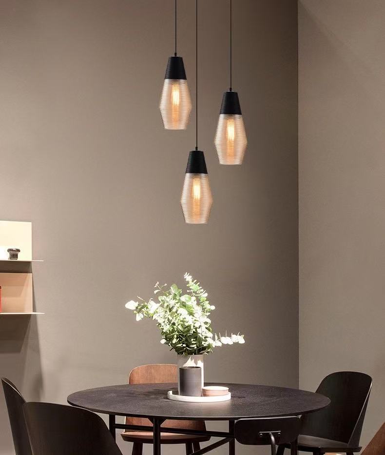 Apera Hand-Blown Glass Pendant Light