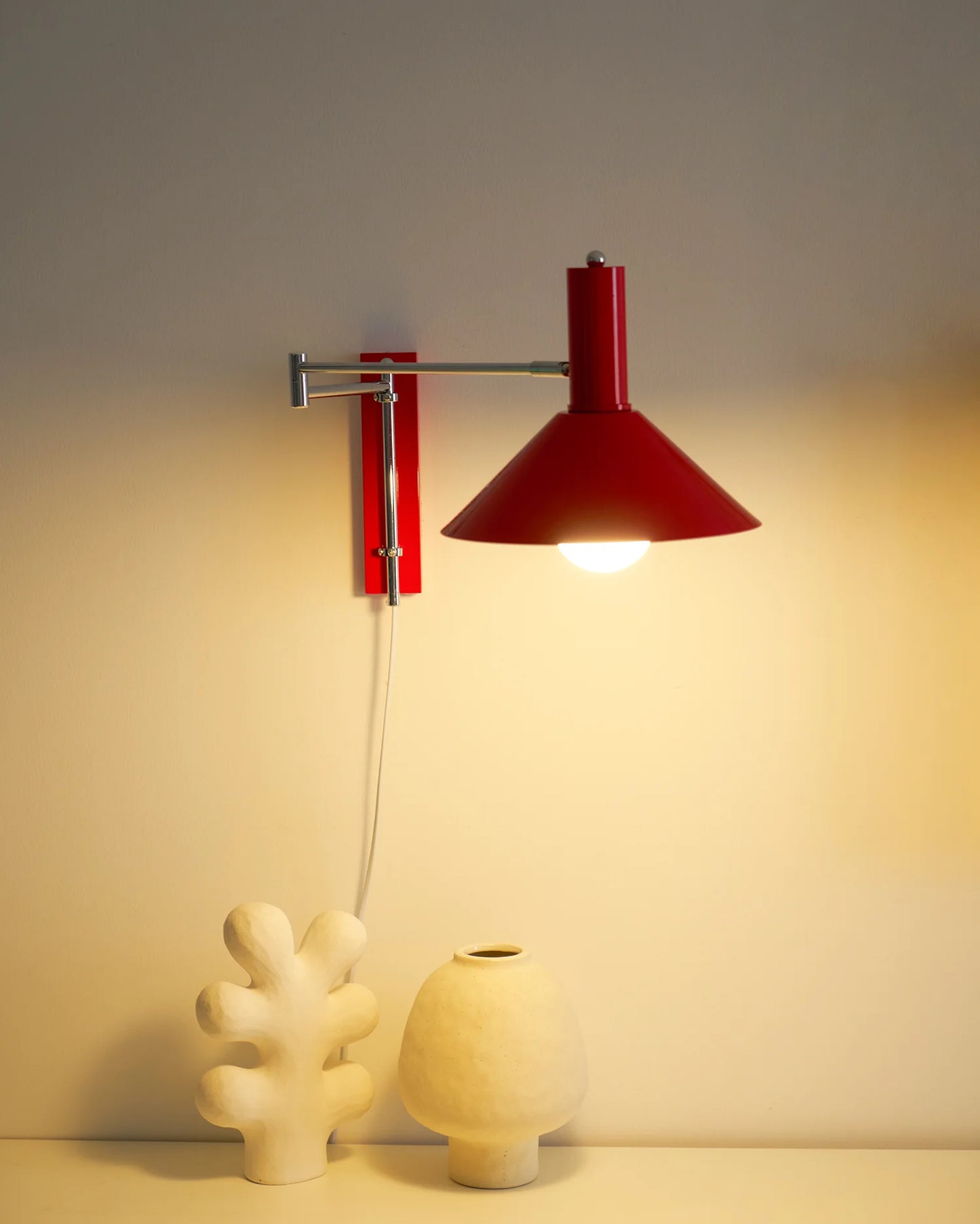 Anvia Adjustable Plug-In Wall Lamp