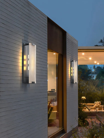 Roux Wall Lamp