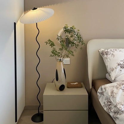 Squiggle Floor Lamp beige colour variant full view