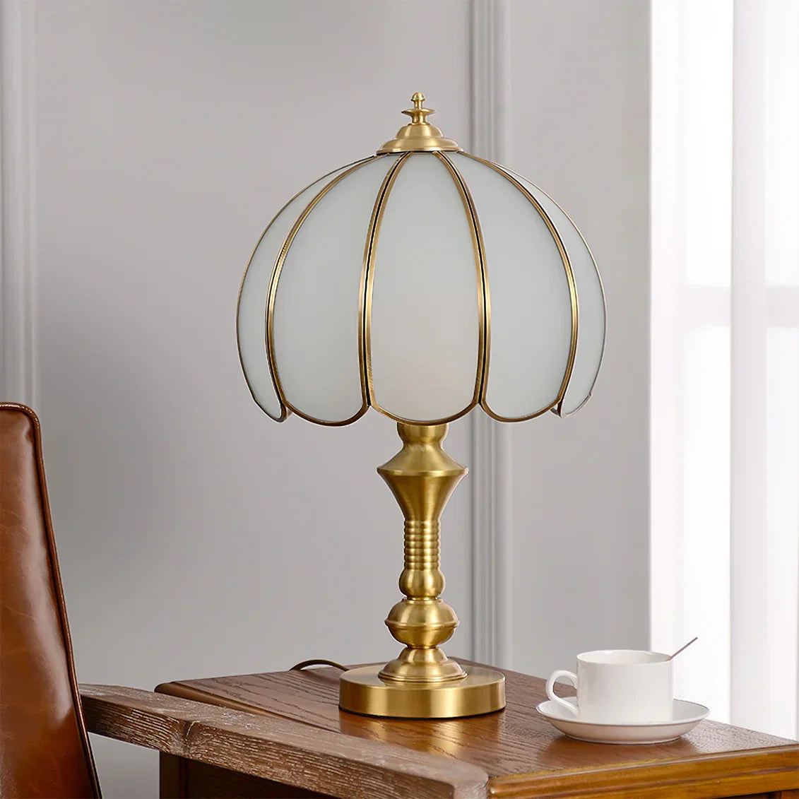 Tomyeus Brass Table Lamp