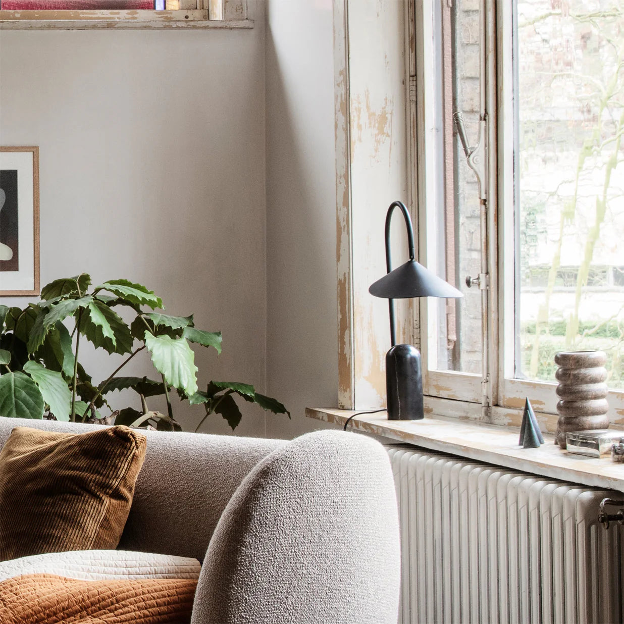 Mono Table Lamp