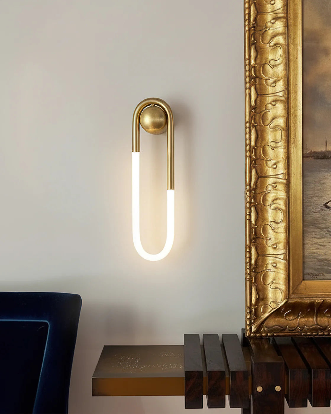 Rudi Loop Wall Lamp