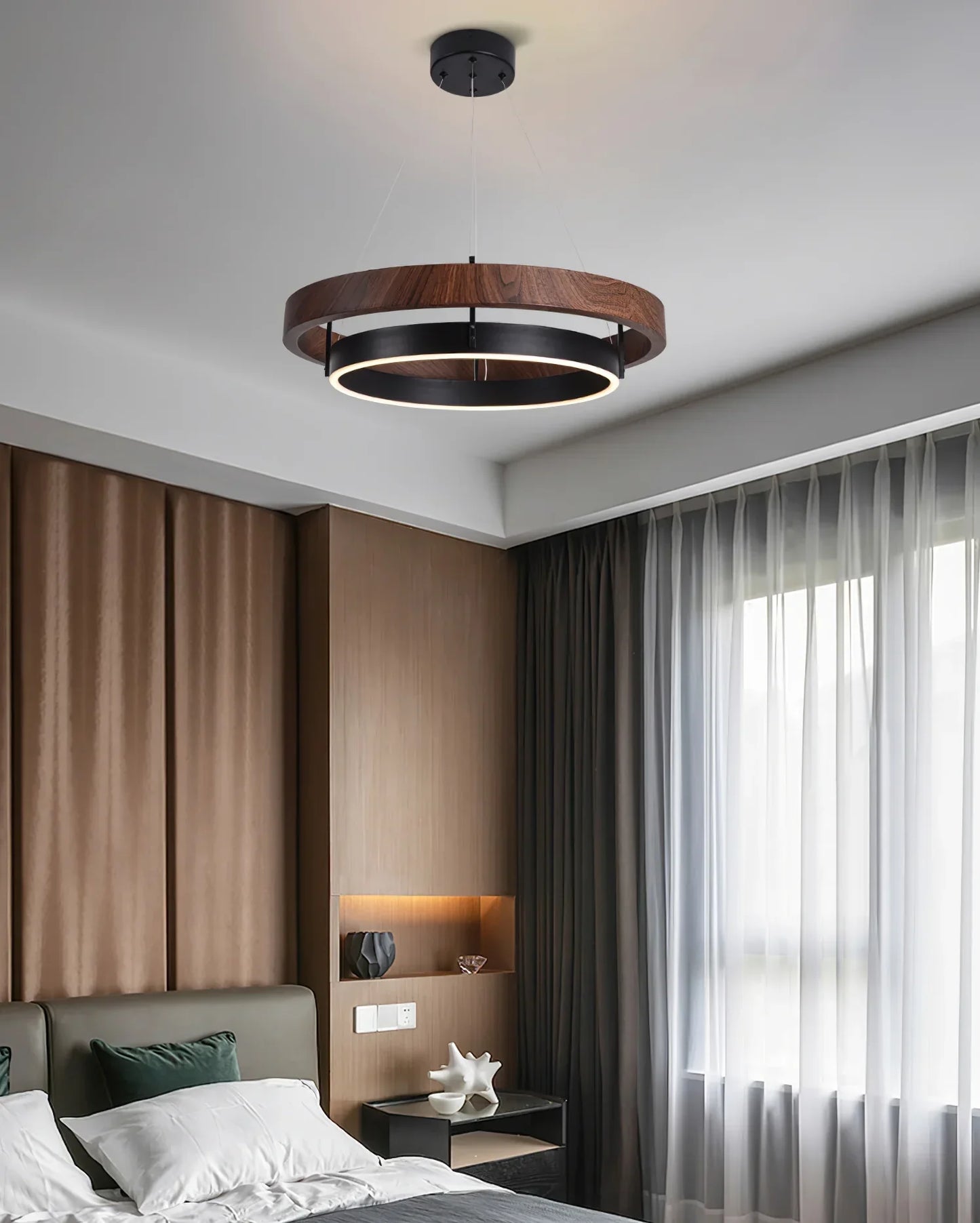 Ring Dunst Chandelier ceiling mount detail