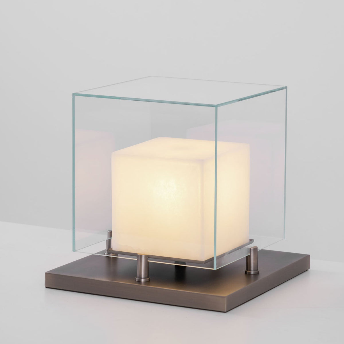 Arqra Alabaster Table Lamp
