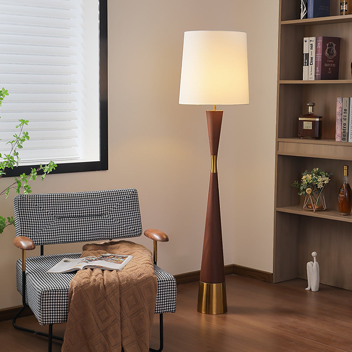 Cone Waist Floor Lamp – detail 2