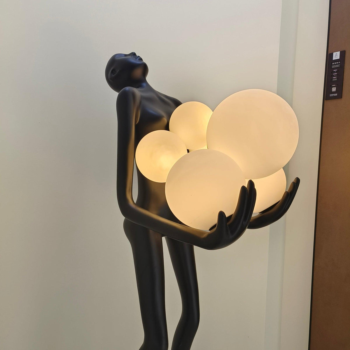 Embrace Sculpture Floor Lamp – detail 28