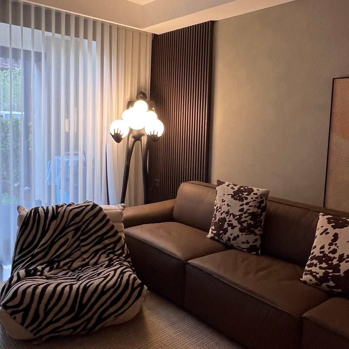 Embrace Sculpture Floor Lamp – detail 19