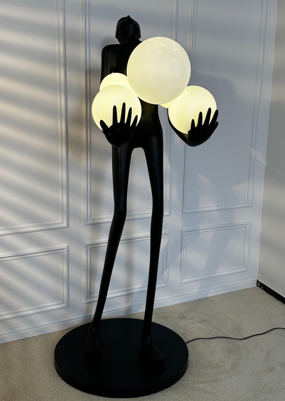 Embrace Sculpture Floor Lamp – detail 9