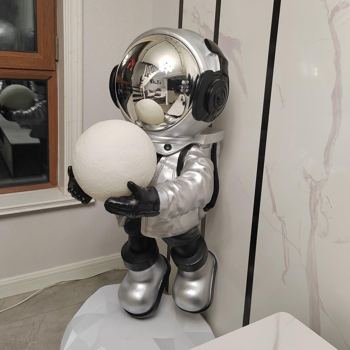 Fantasy Astronaut Floor Light – detail 14