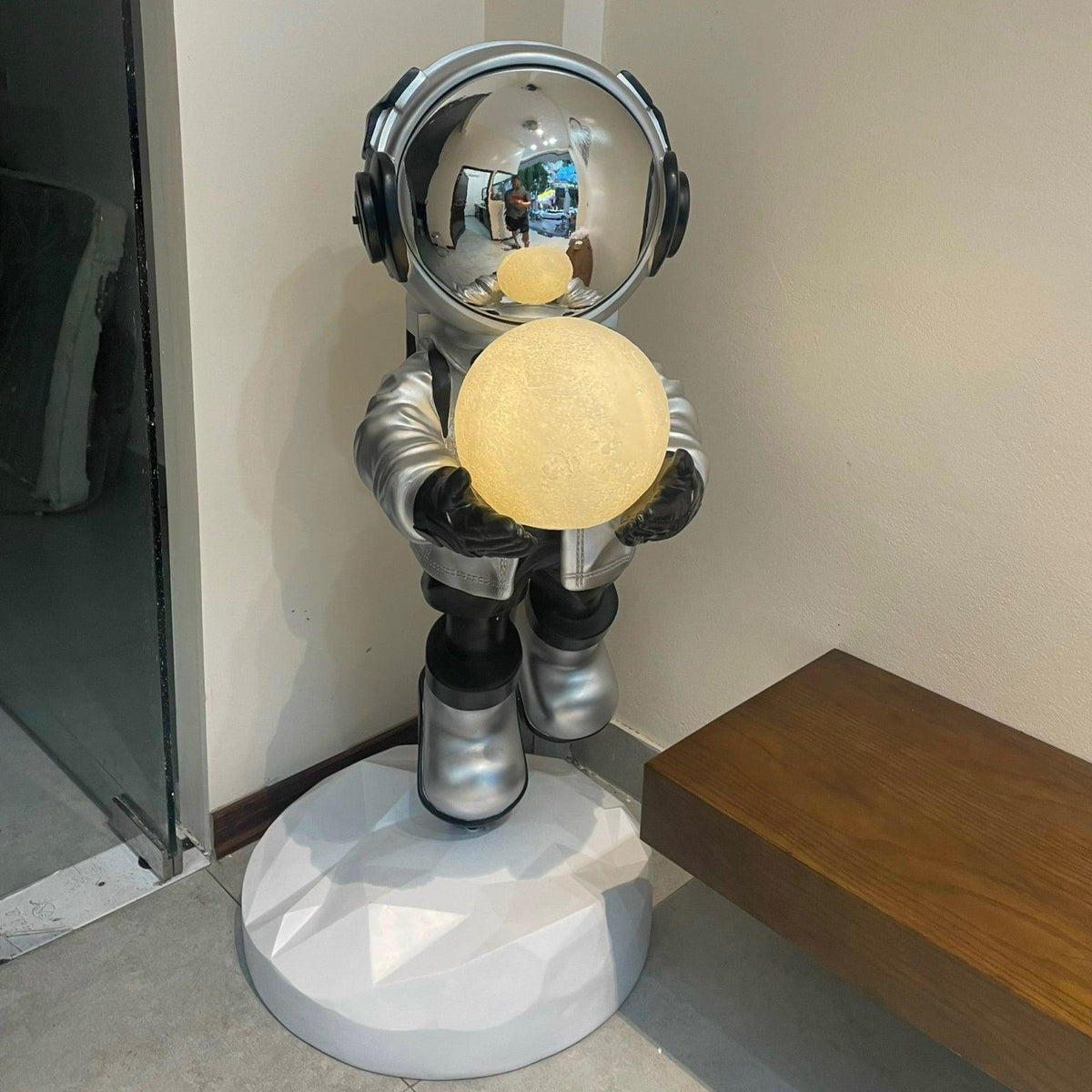 Fantasy Astronaut Floor Light – detail 17