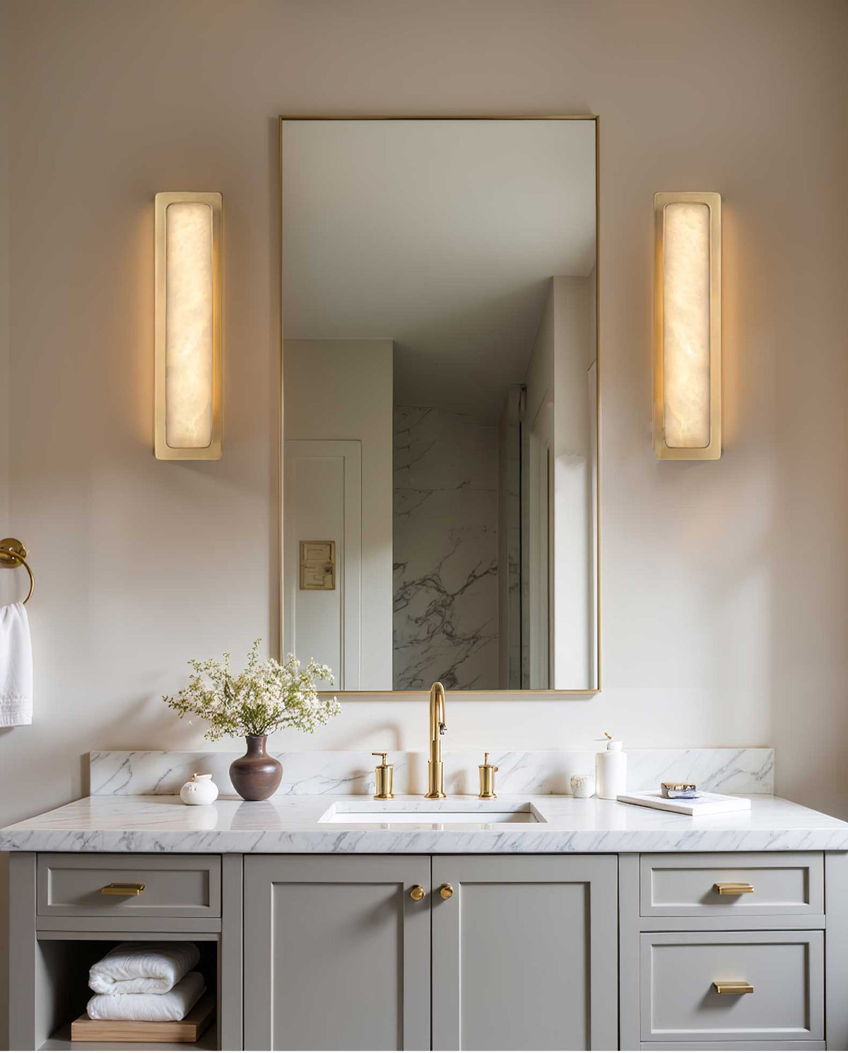 Velmora Alabaster Wall Light