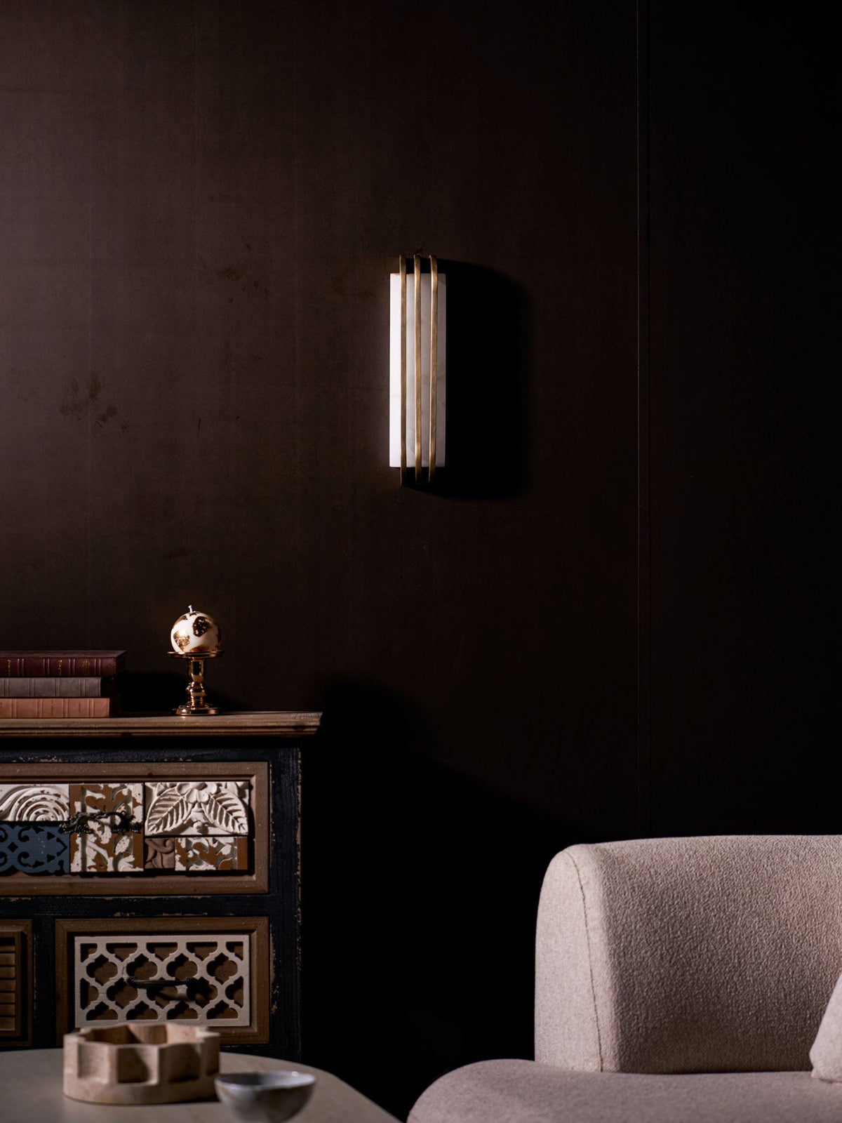 Virex Layered Alabaster Wall Light