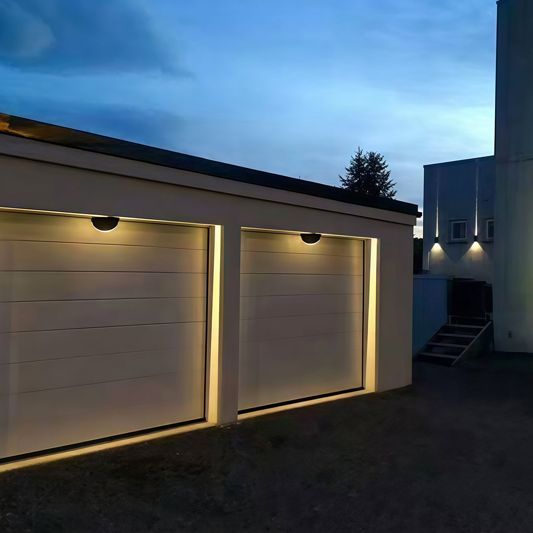 Mezzaluna Half-Dome Outdoor Wall Light